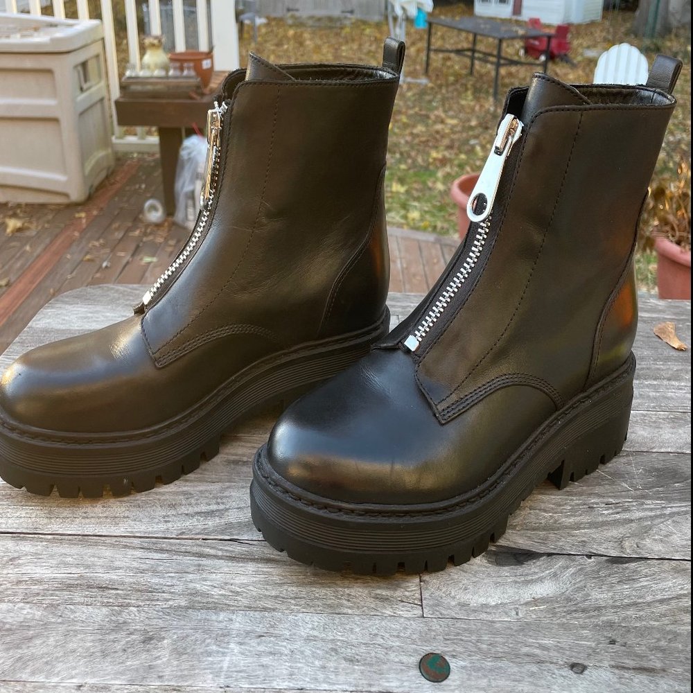 Black Leather Moto Boots Marc Fisher size 8